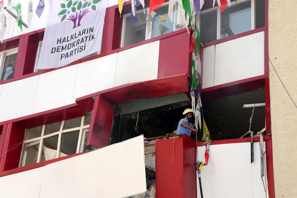 Three injured in the bomb attacks against the Kurdish party