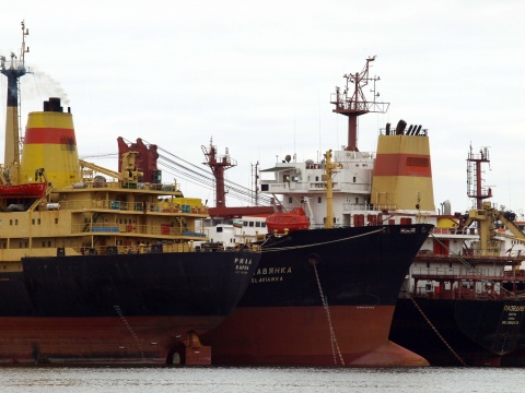 Bulgarian exports increase, but trade balance still negative
