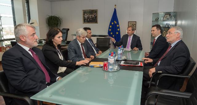 The deadlock in the negotiations for the solution of the crisis