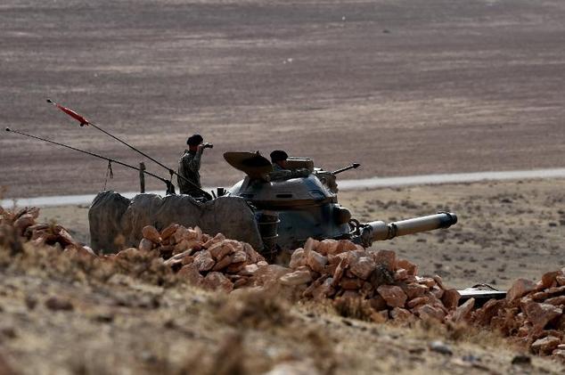 Ankara faced with two open fronts at its southeastern border