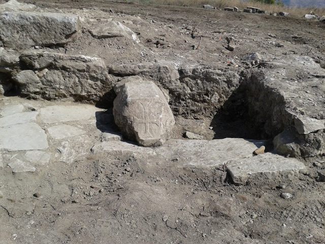 New objects found in the Archeological Park of Finiq