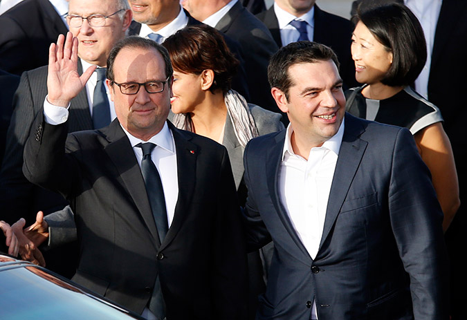 Hollande shows support to Tsipras administration in official visit to Athens