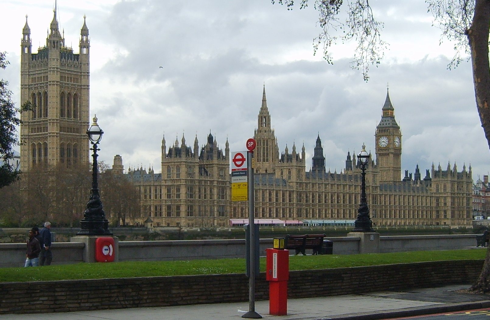 UK Conservatives and other parties warming up to the Cypriot community