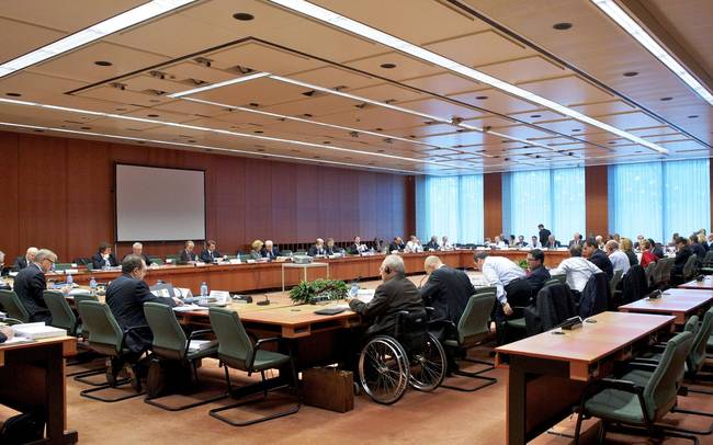 Greek bailout review stuck ahead of Eurogroup meeting