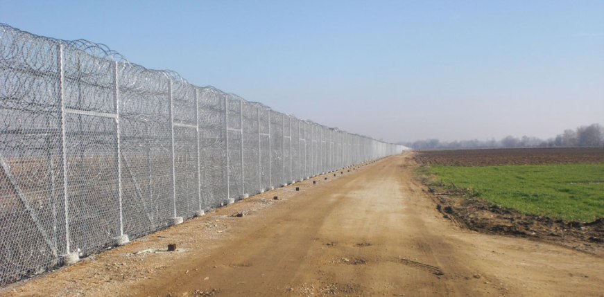 Toskas: It’s not possible to tear down the fence in Evros
