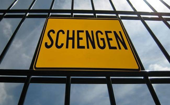 «The Economist explains: Why Greece was almost kicked out of Schengen»