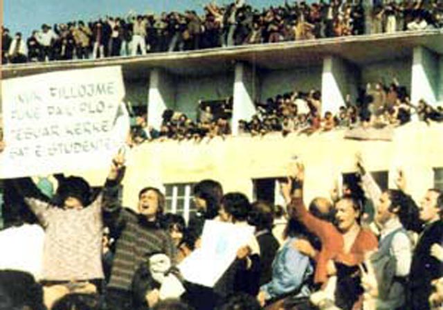 The day that symbolizes the overthrow of communism prompts debates between the left and right wing