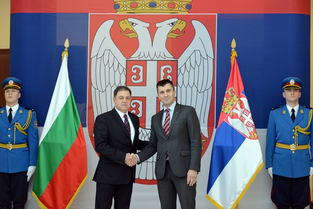 Europe migrant crisis: Bulgarian military may guard the border with Serbia