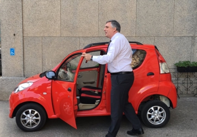 Car cutback puts Bulgarian Cabinet ministers’ feet on the ground