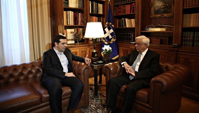 Tsipras briefs the political leaders and visits the Greek President