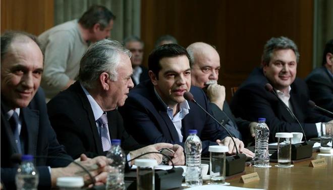 Tsipras holds emergency meetings ahead of May 9 Eurogroup