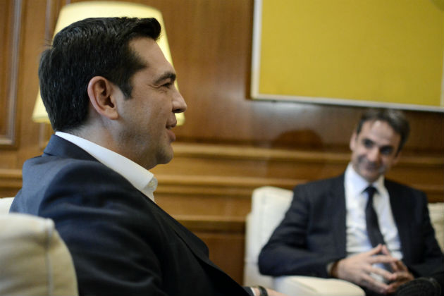 Forthcoming Tsipras – Mitsotakis meeting raises the political thermometer