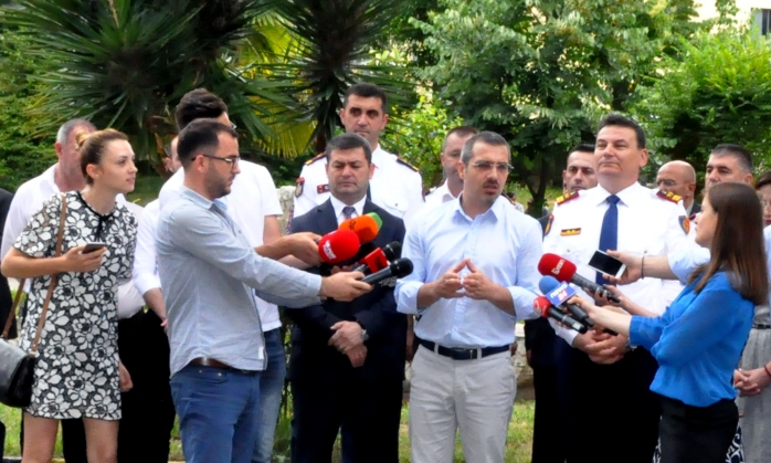 The government’s criticism follows the court’s decision to reinstate the Albanian Police Commissioner
