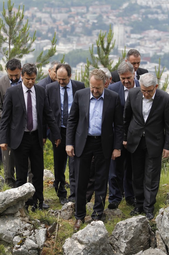 Izetbegovic payed tribute to Serbs victims in Sarajevo