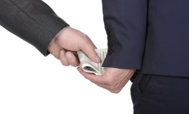 In Albania, 89 % of the citizens say that corruption is spread