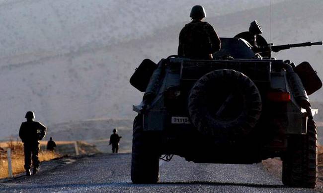 Hours-long heavy clashes with PKK militants leave one soldier dead in eastern Turkey