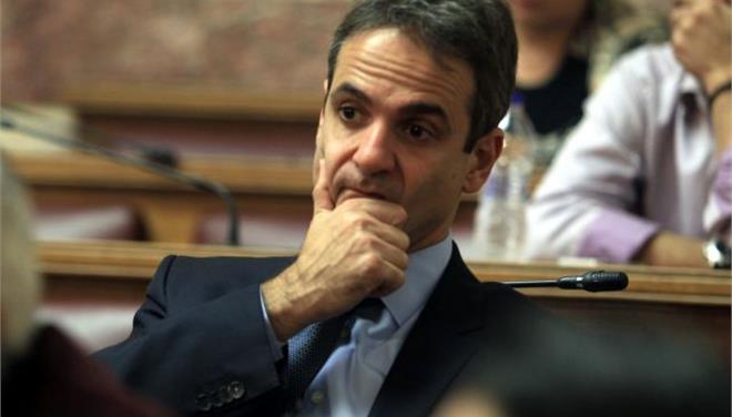 Mitsotakis: Stuck in intraparty opposition