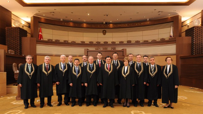 Decree laws cannot be taken to high court, gov’t tells CHP