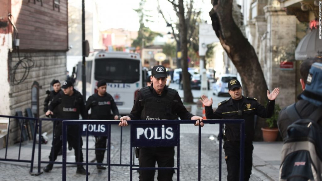 Blast near police station in Istanbul injures 5 people