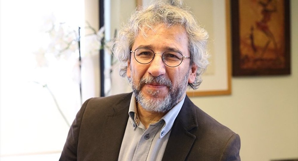 Can Dündar, Aslı Erdoğan, Necmiye Alpay blast Cumhuriyet raids, detentions