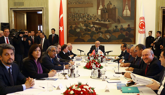 Panel agrees on two charter articles amid continued tension
