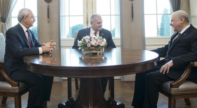Three party leaders vow joint fight against terror