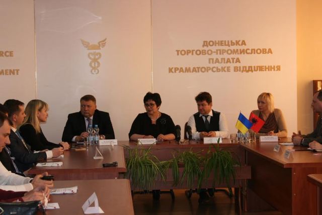 Albanians do business in war zones