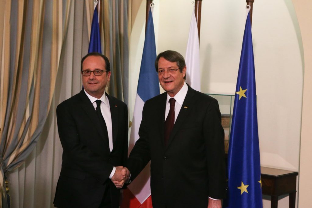 Hollande: France willing to play a useful role in the process for a Cyprus settlement as a UNSC permanent member