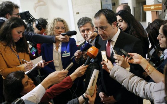 Cyprus delegation in Mont Pelerin meets with Greek, British deputies