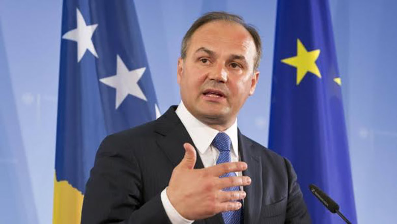 Minister Hoxhaj requests Bosnia to recognize Kosovo
