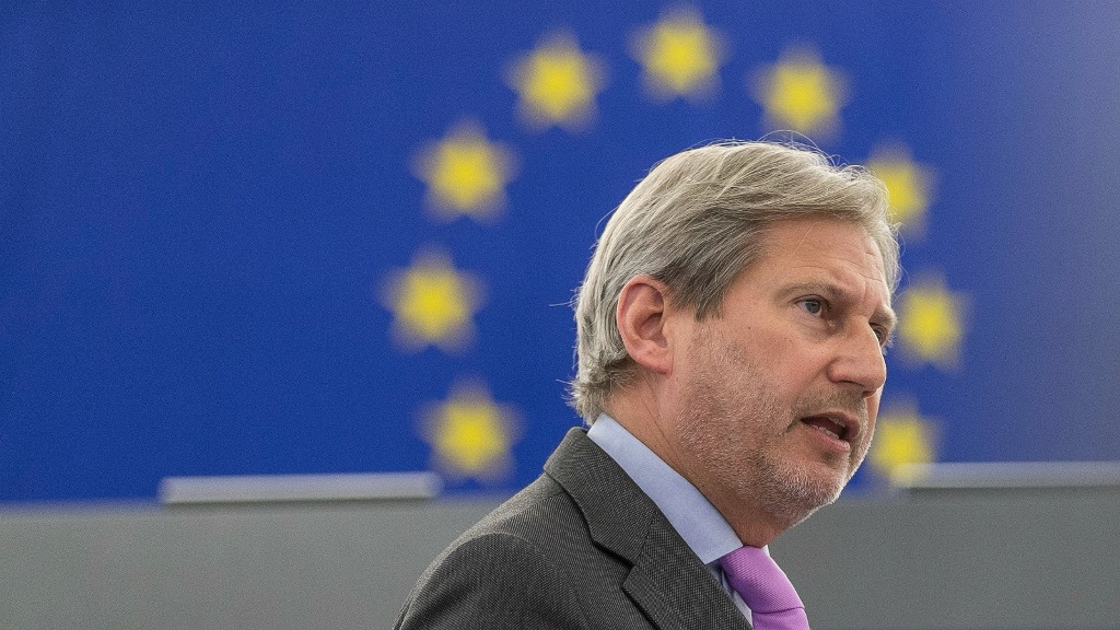 EU Commissioner Hahn: The boycott is regretful, the elections must be held