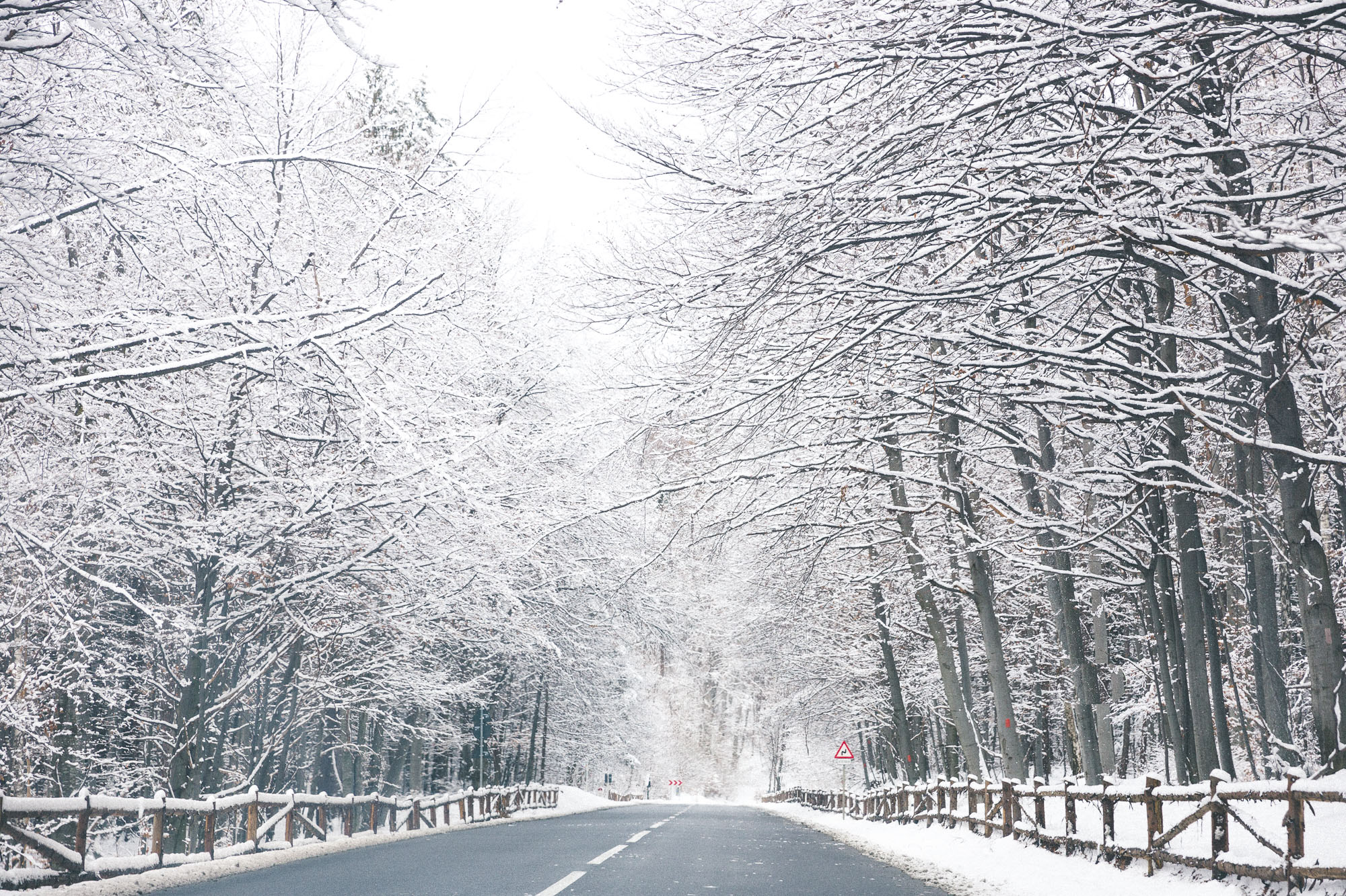 Several national roads still blocked, Black Sea ports closed. Code Yellow for wind and snow, cold weather ahead