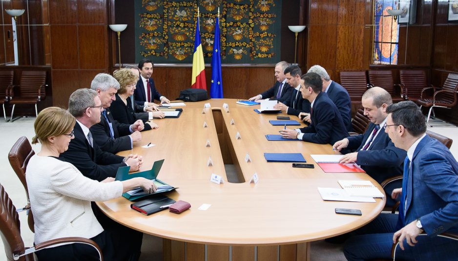 PM Grindeanu meets ExxonMobil, OMV Petrom representatives, says Gov’t will support hydrocarbons offshore production