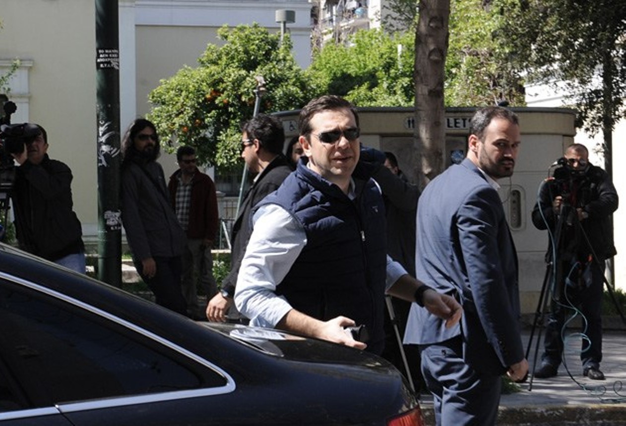 Greek Political Games in the Shadow of the Evaluation process