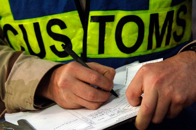 Hahn supports Vucic’s “great idea” on customs union