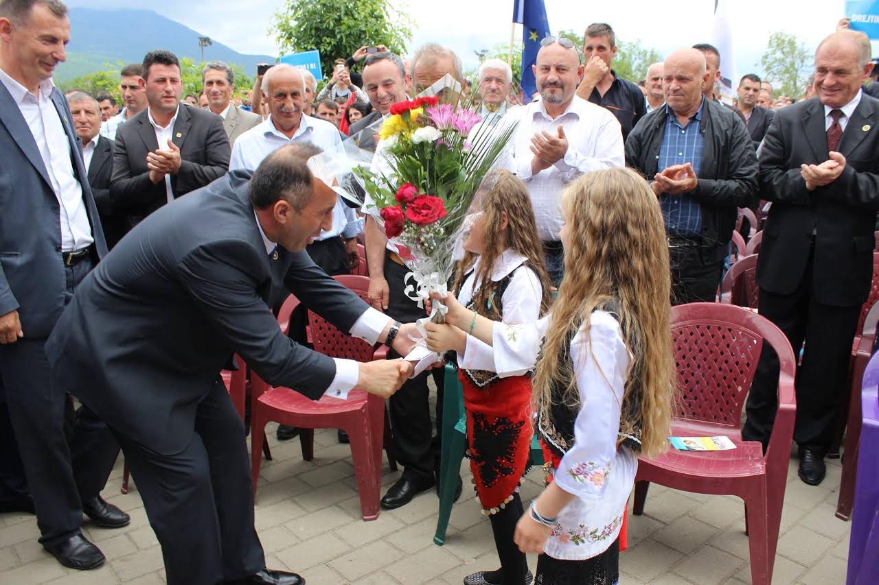 Kosovo: Children in the election campaign