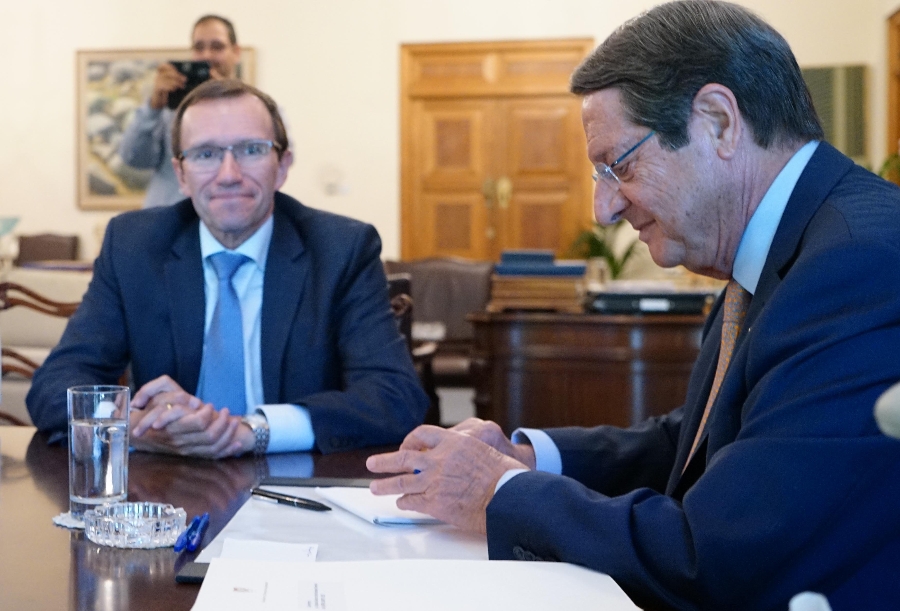 President Anastasiades hands Espen Barth Eide letter of complaint in a meeting at the Presidential Mansion