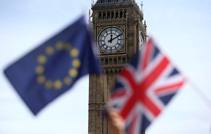 EU residents in the UK hope for convergence on thorny Brexit talks points