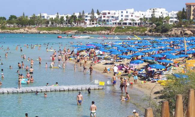 The upward trend of Cyprus’ tourism continues – record arrivals in June and first half of 2017