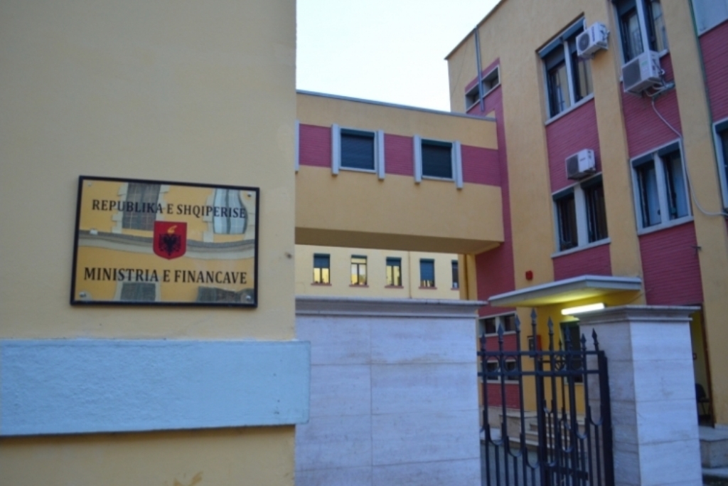 Albanian institutions are incurring fresh debts