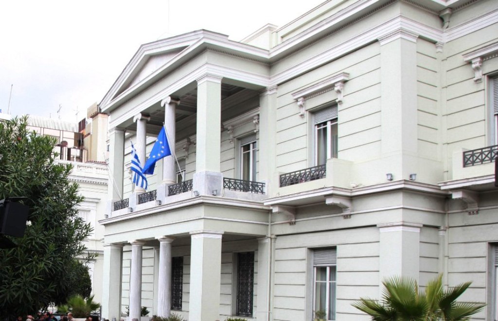 Greek Foreign Ministry reacts strongly to German deputy FM’s statements in Skopje