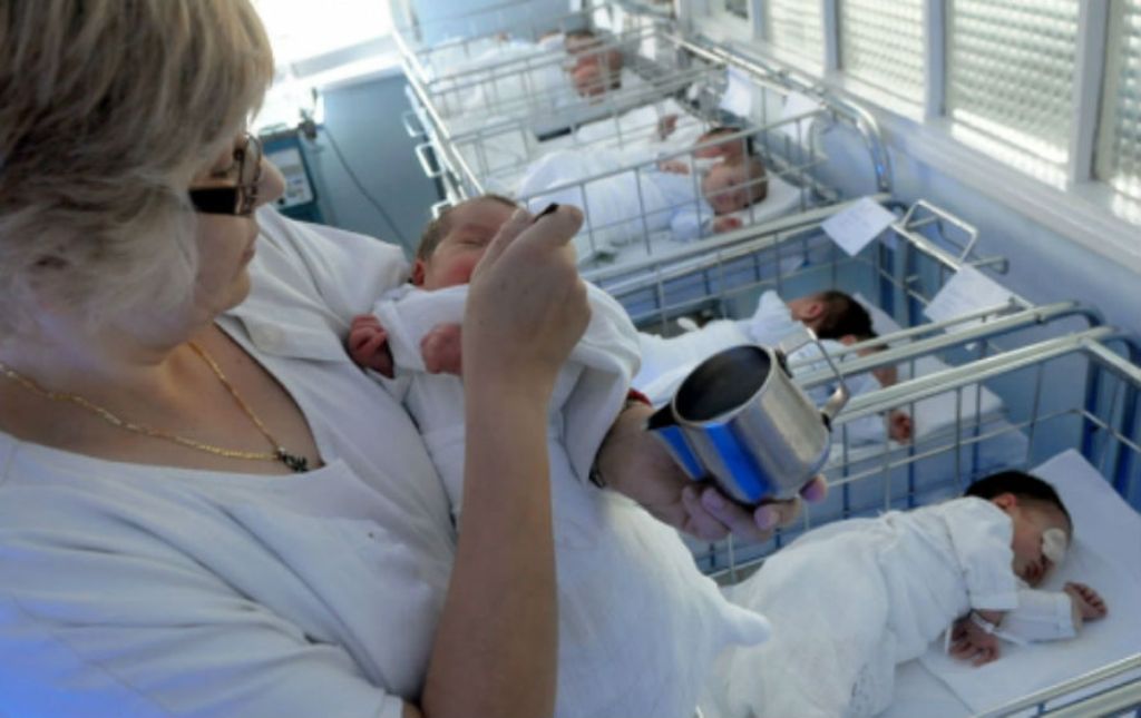 Birth rates in FYROM fall, number of divorces grows