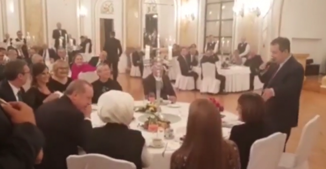 Dacic performs for Erdogan/RTS Video