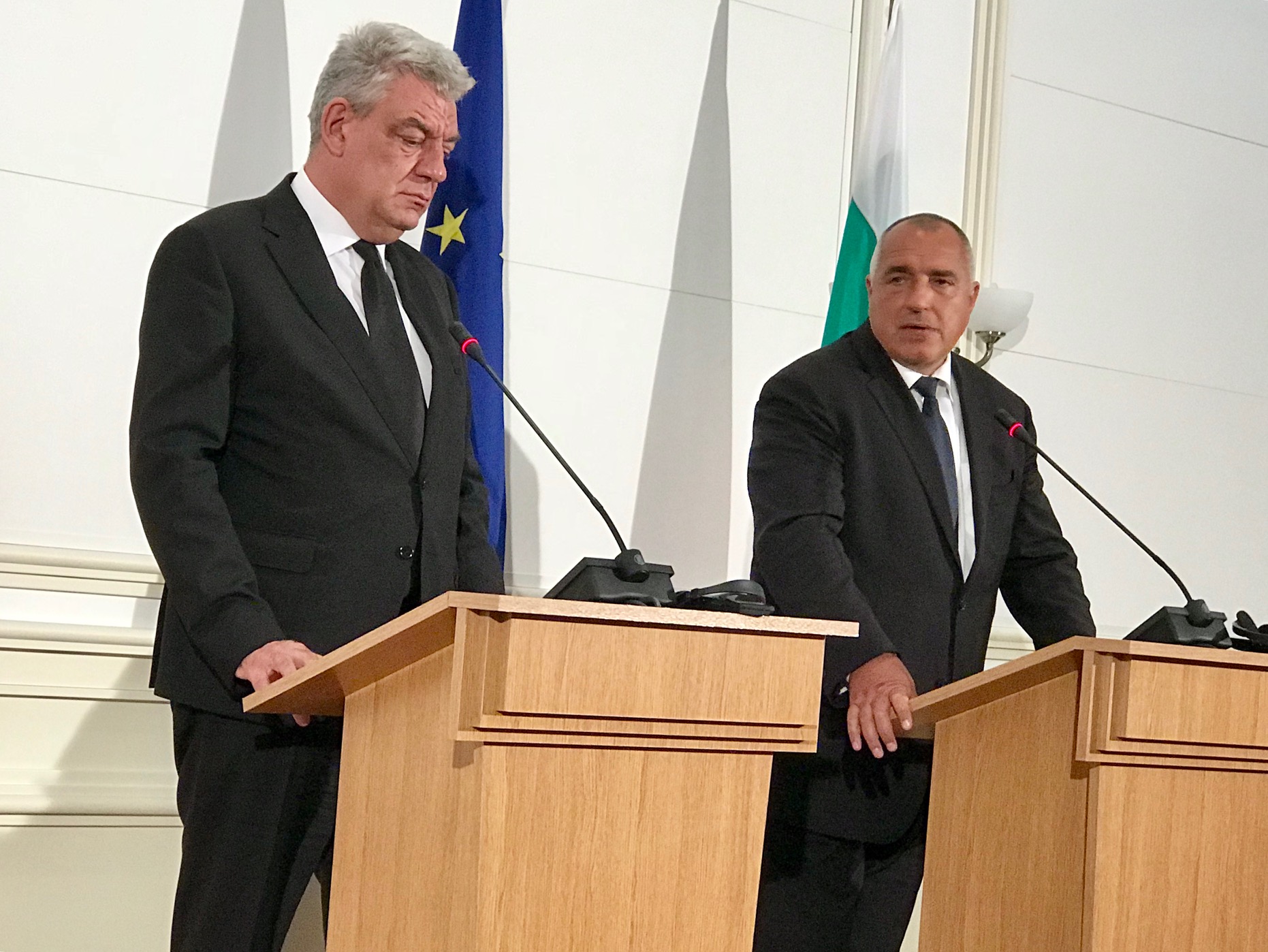 Borisov warmly welcomes Tudose in Varna