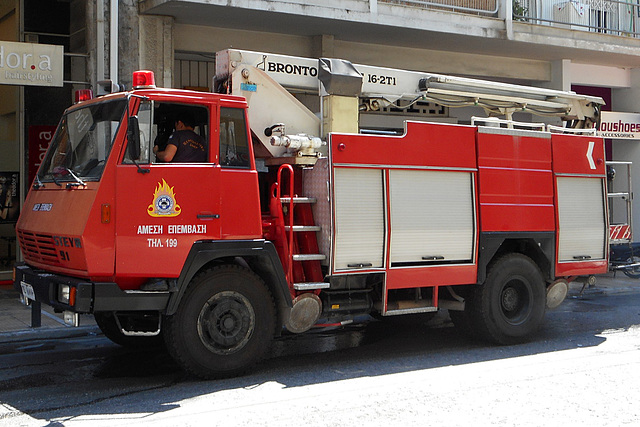 Fire brigade chiefs of Greece, Albania and Bulgaria to meet in Ptolemaida ahead of a 2018 joint exercise