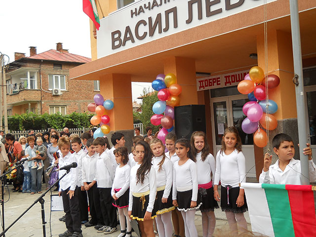 Forced donations to Bulgarian schools have parents on edge