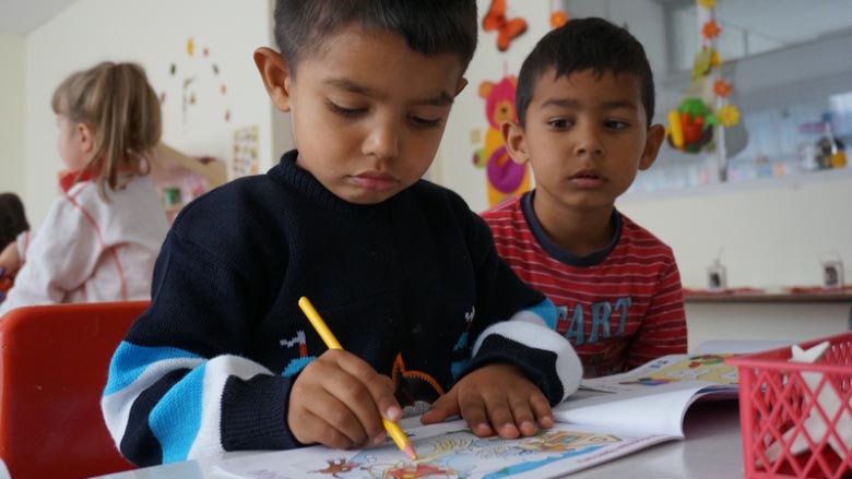 Almost half of children in Romania and Bulgaria at risk of poverty – Eurostat