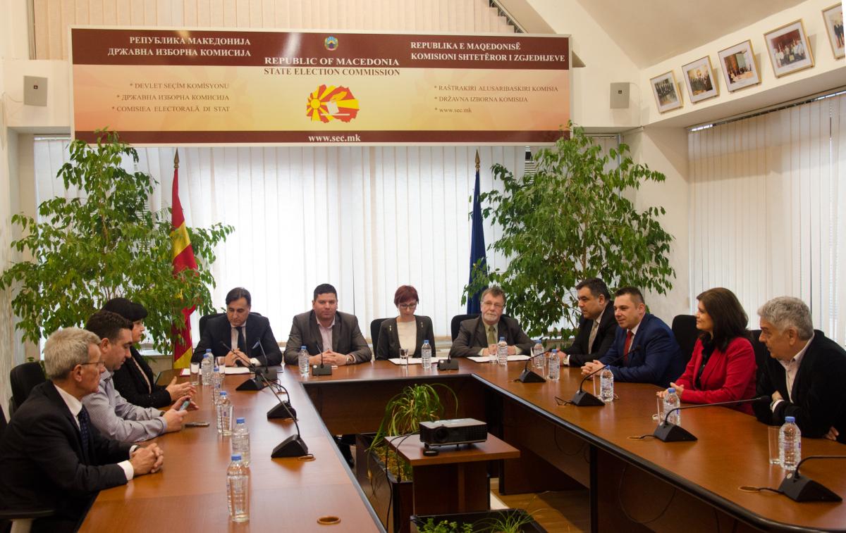 The chairman and two members of State Electoral Commission resign after the scandal with the bonuses