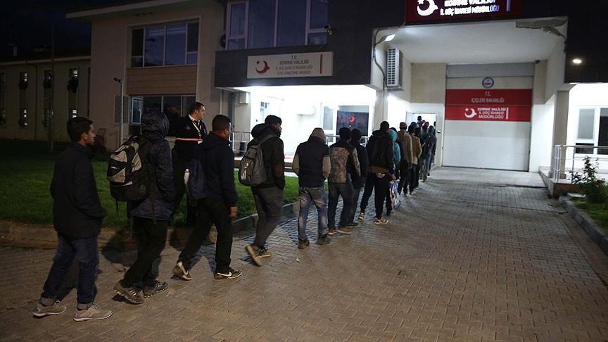 Turkish authorities hold more than 350 undocumented migrants