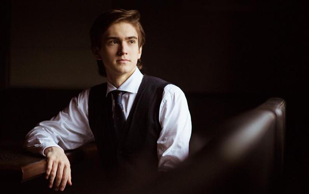 The philharmonic orchestra starts the year with the Russian virtuoso Daniel Kharitonov